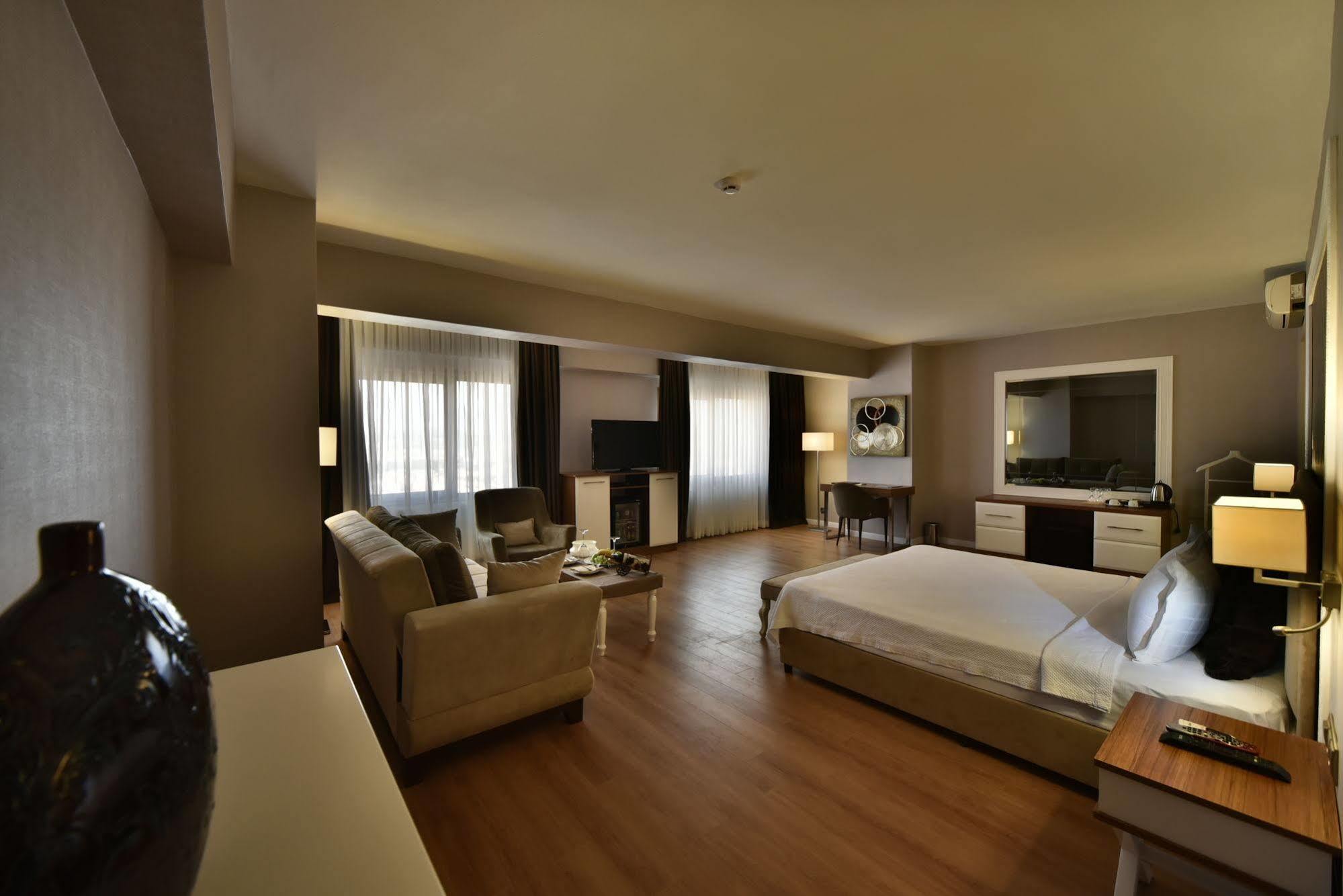North Point Hotel 데니즐리 외부 사진
