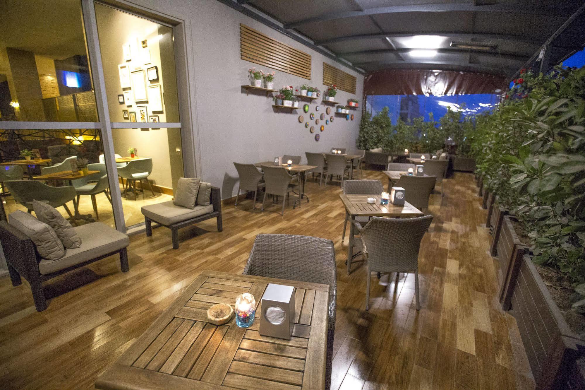 North Point Hotel 데니즐리 외부 사진