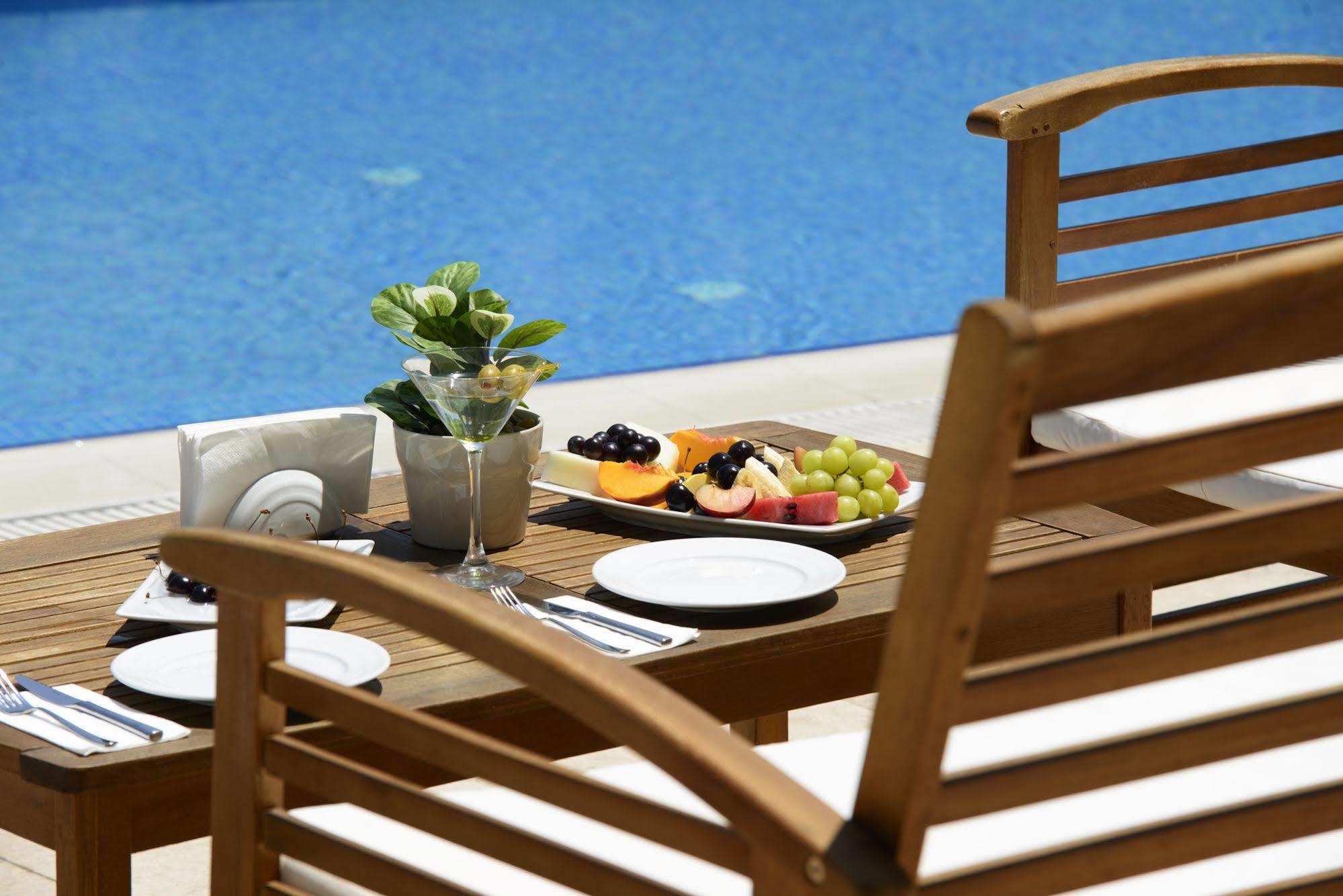 North Point Hotel 데니즐리 외부 사진