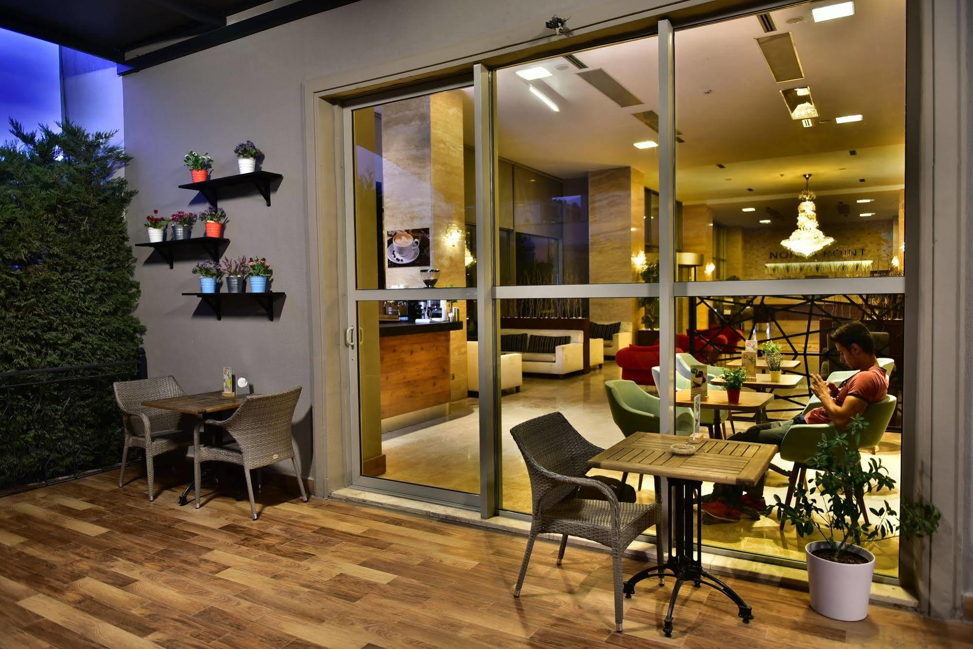 North Point Hotel 데니즐리 외부 사진